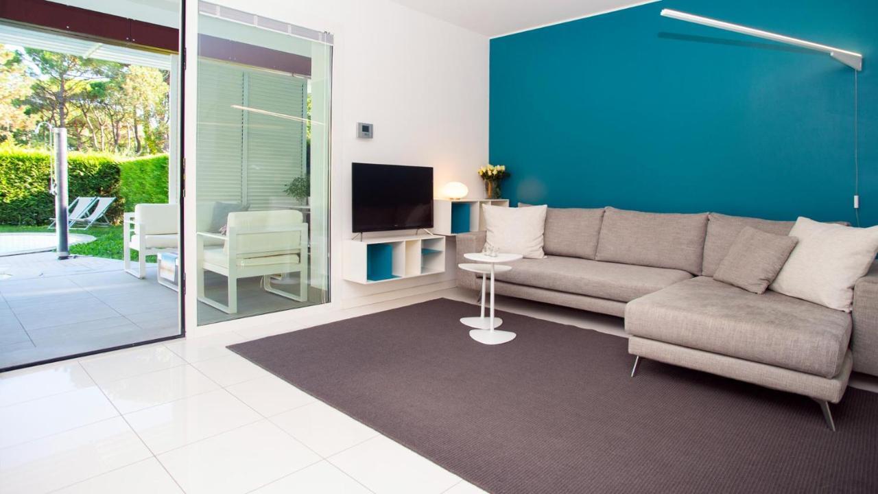 Villa Riva Beachfront Lignano Sabbiadoro Exterior photo