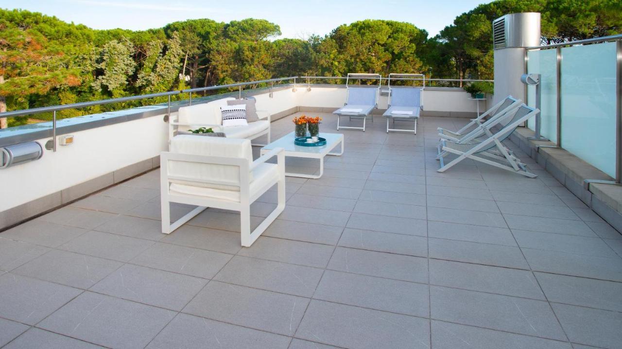 Villa Riva Beachfront Lignano Sabbiadoro Exterior photo